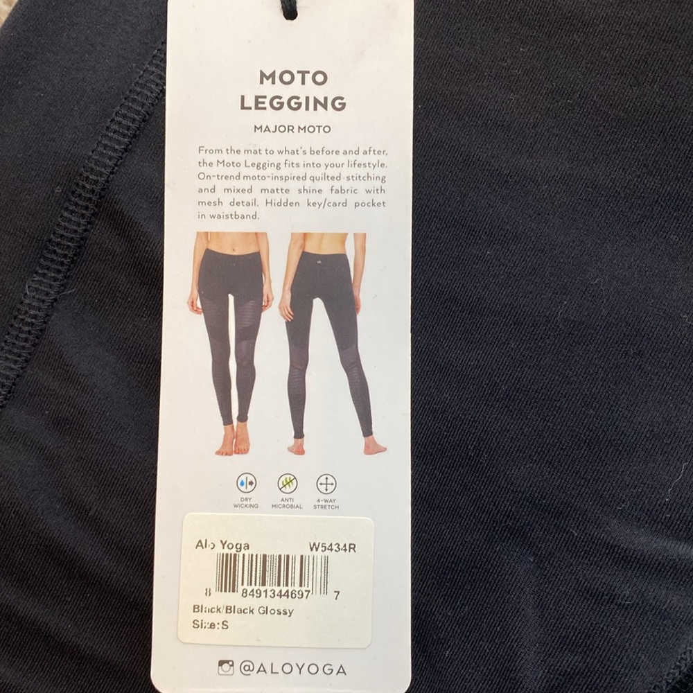 ALO Yoga Moto Leggings Black.  Size XS. BNWT - Picture 4 of 9